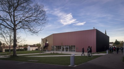 Amphithéâtre du Lycée Charles Péguy à Gorges 